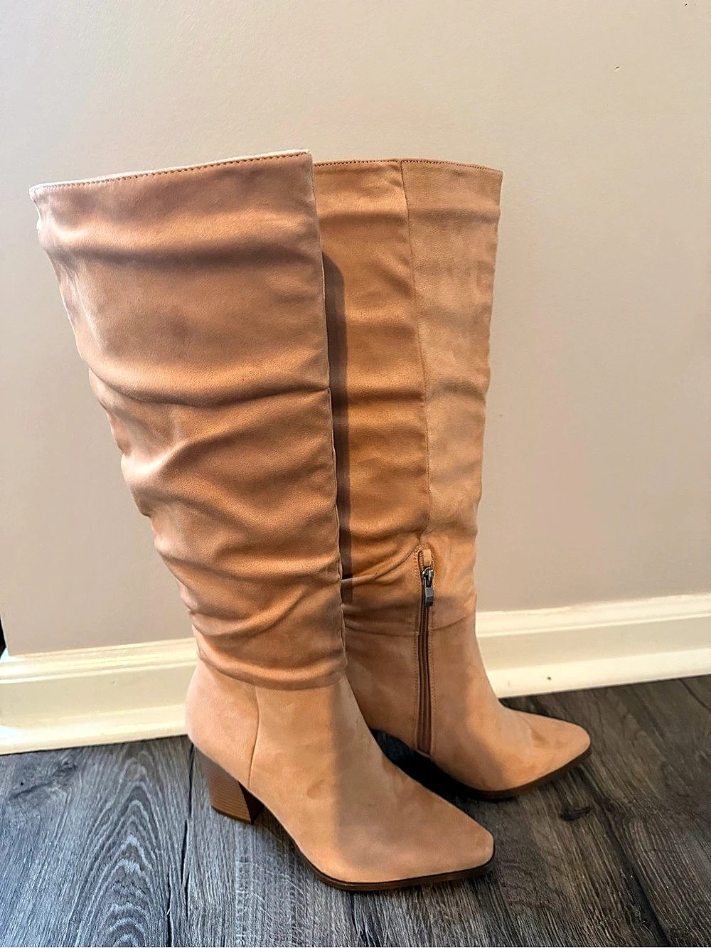 Ruched Knee-High Heeled Boots in Brown Like New